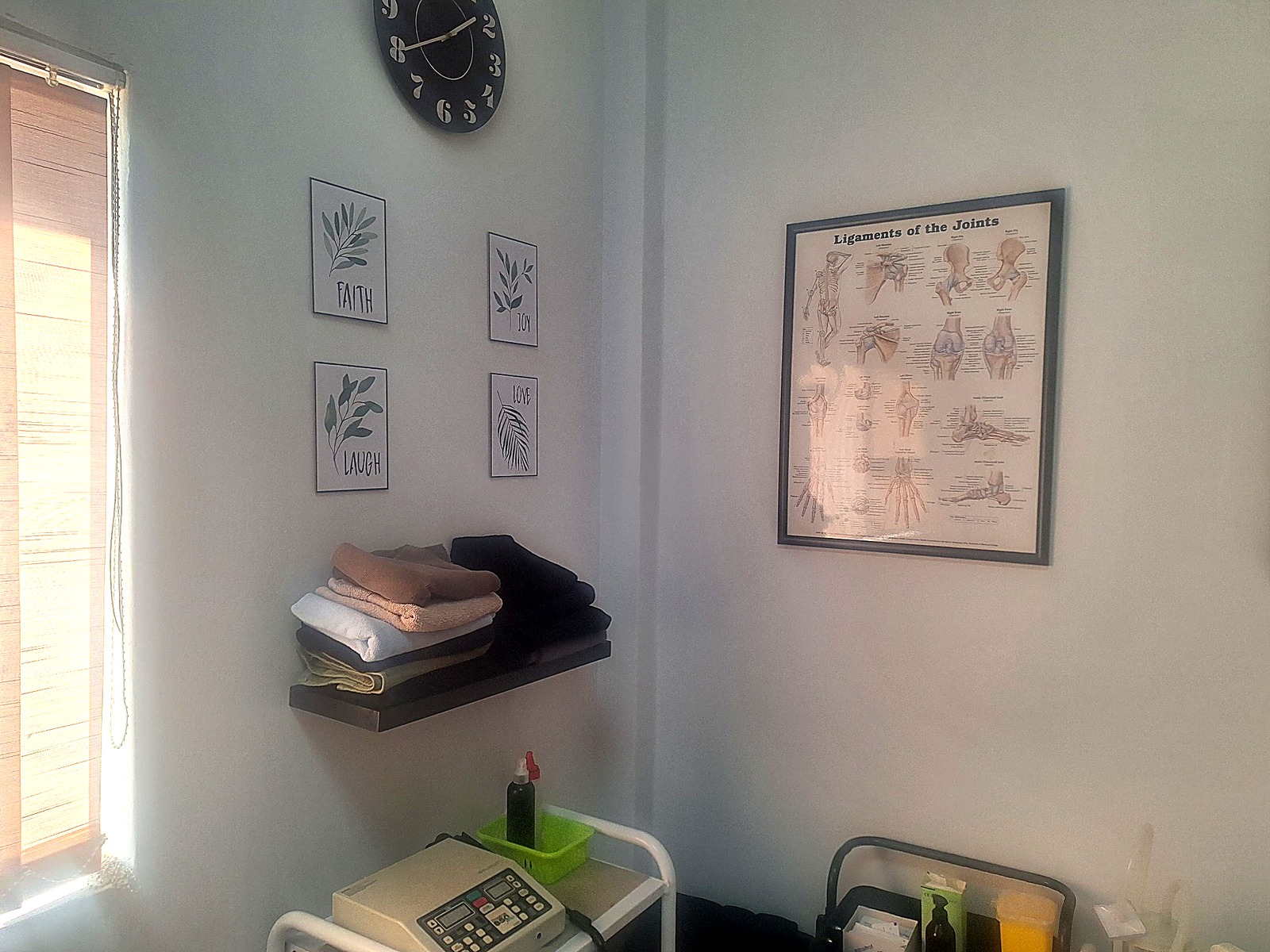 Comfortable physiotherapy room